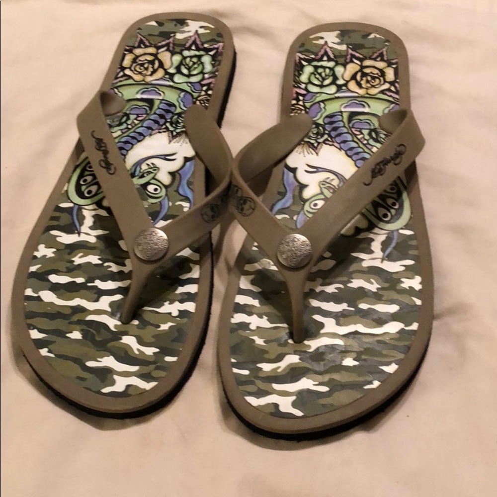 Ed Hardy flip flops size 13.5